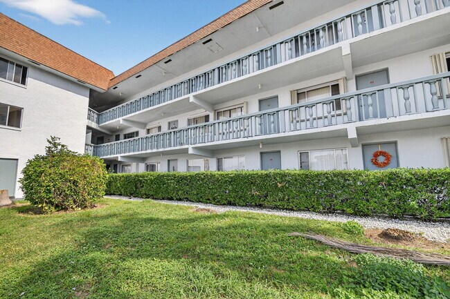 Building Photo - 2200 Springdale Blvd