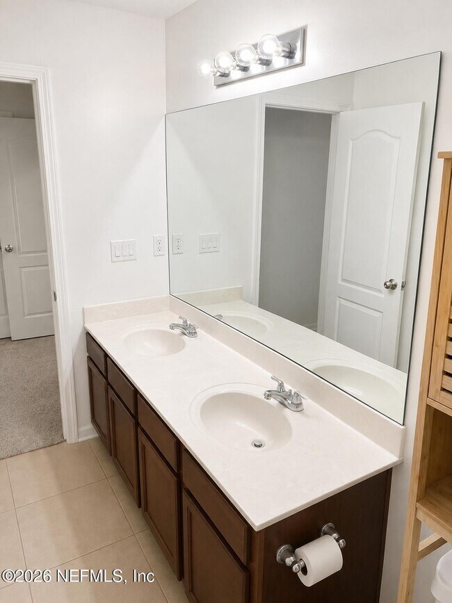 Building Photo - 1500 Calming Water Dr