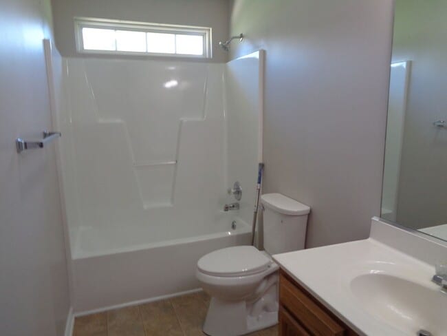 Building Photo - Upgraded House for Rent-3 Bedroom