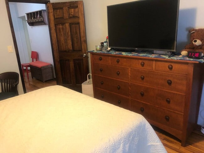 Building Photo - 124 Parrott Pl