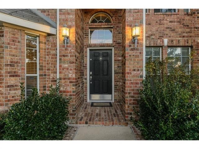 Building Photo - 1402 Vineyard Dr