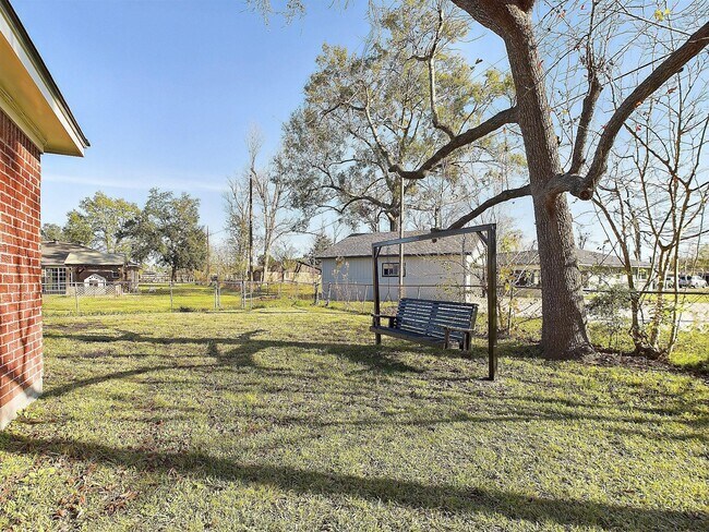 Building Photo - 2814 Balmorhea Ave