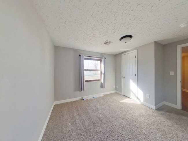 Building Photo - 2241 Santa Fe S