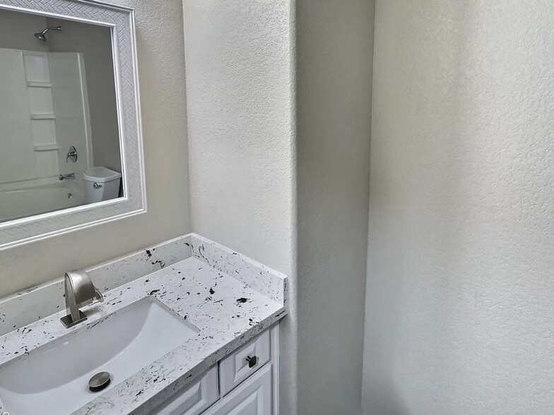 Building Photo - 18250 N Cave Creek Rd