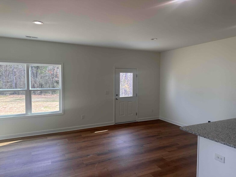 Building Photo - 2822 Fay Jones Rd