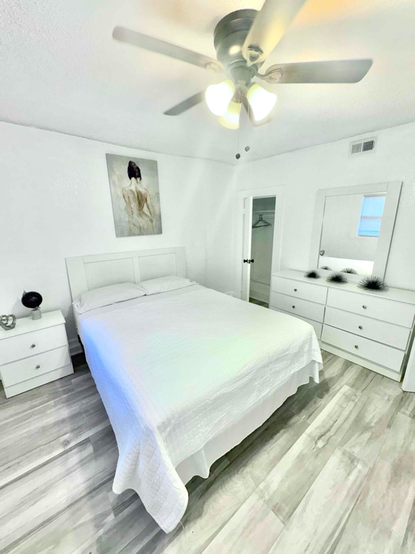 Building Photo - 1211 E 18th Ave