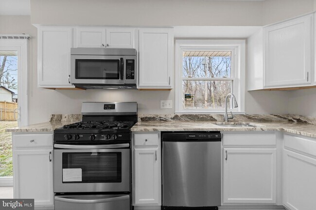 Building Photo - 1006 Stone Ave