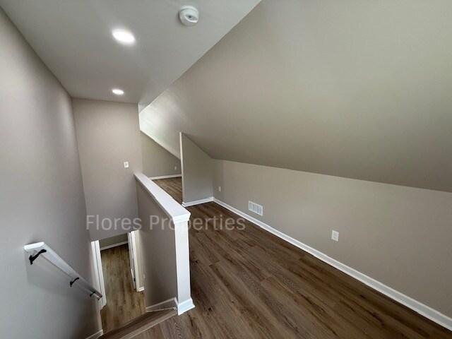 Building Photo - 1018 Urana Ave