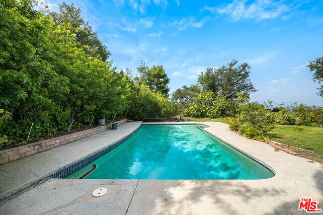 Building Photo - 3643 Ballina Canyon Rd