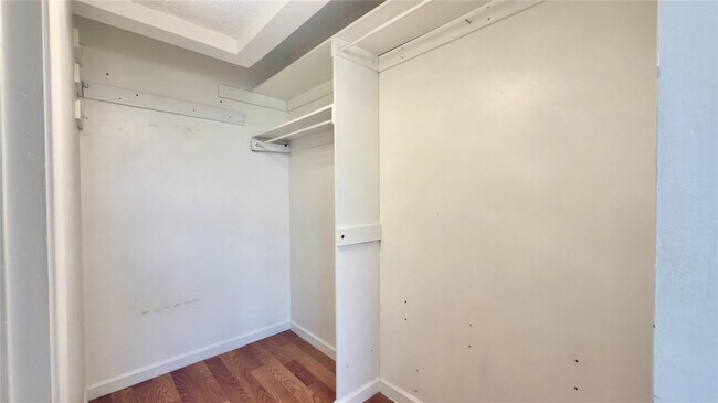 Building Photo - 9340 Lagoon Pl