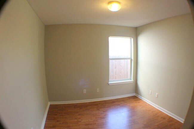 Building Photo - 2200 Bakers Way