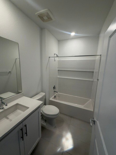 Building Photo - Lathrop - Gorgeous 5 Bedroom 3 Bathroom Home