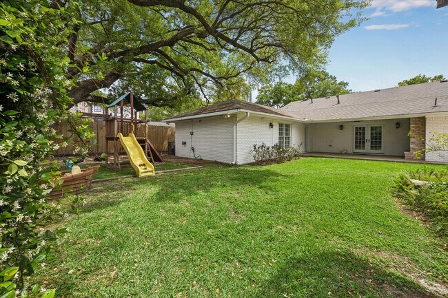 Building Photo - 5210 Meadow Lake Ln