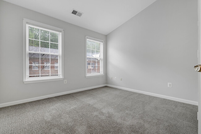 Building Photo - 2032 Ashleigh Woods Ct