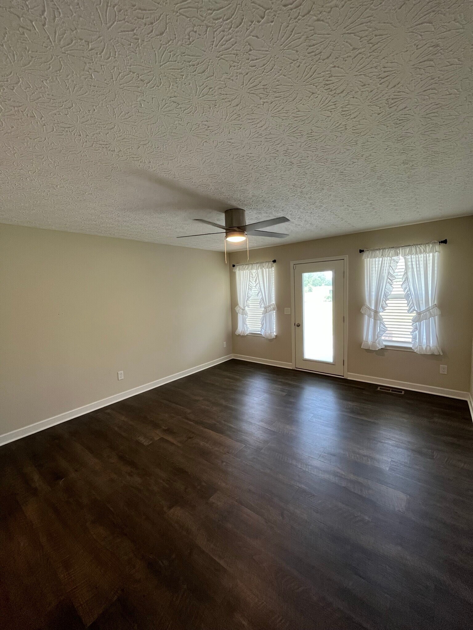 Building Photo - 17200 OH-739