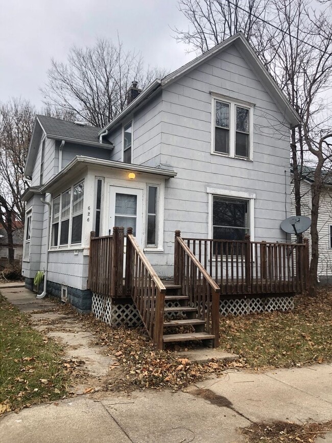 Building Photo - Renovated 3 bedroom house for rent in Waterloo