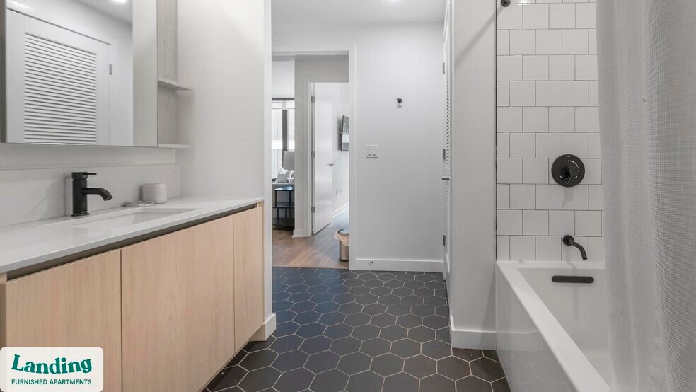 Building Photo - 1320 4th St NE