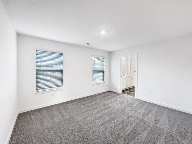 Building Photo - Welcome home to the Cabral at Belhaven in Corryton!