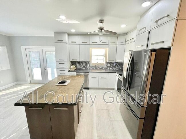 Building Photo - 4254 Flamingo Blvd