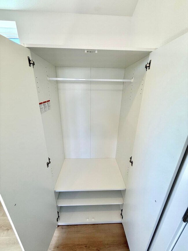 Building Photo - Arbor Heights 2-Bedroom Home in a Prime Location