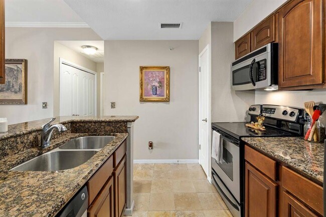 Building Photo - 6000-9 Shepherd Mountain Cove