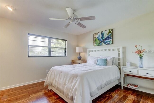 Building Photo - 9030 Bullrush Ct