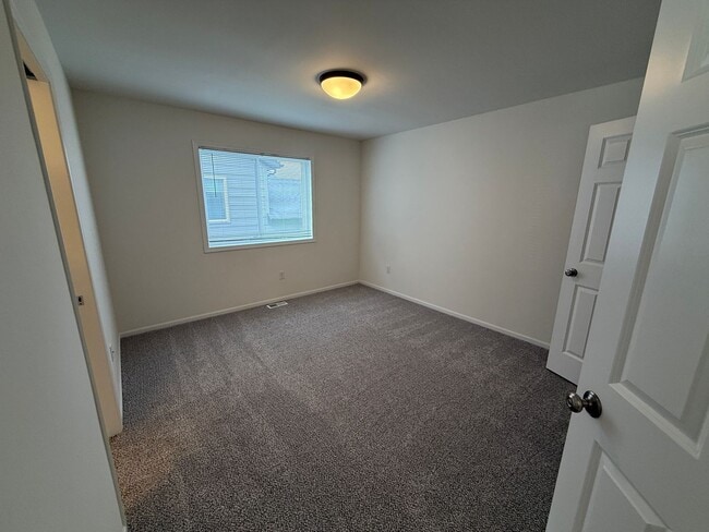 Building Photo - Brand New South End 4 bed/2 bath