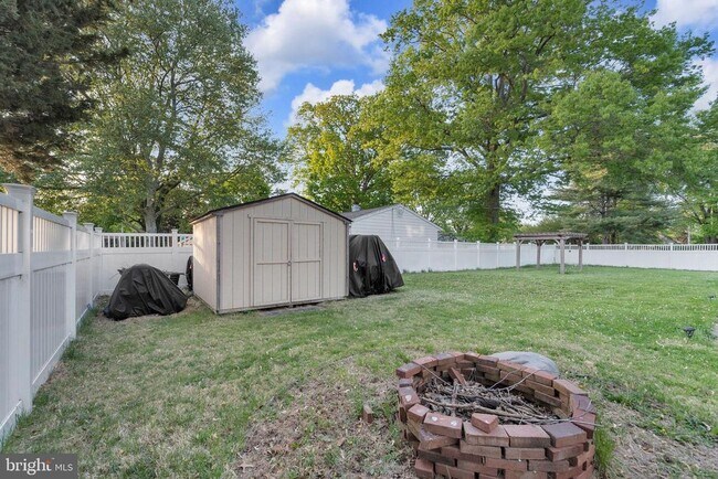 Building Photo - 91 2nd St