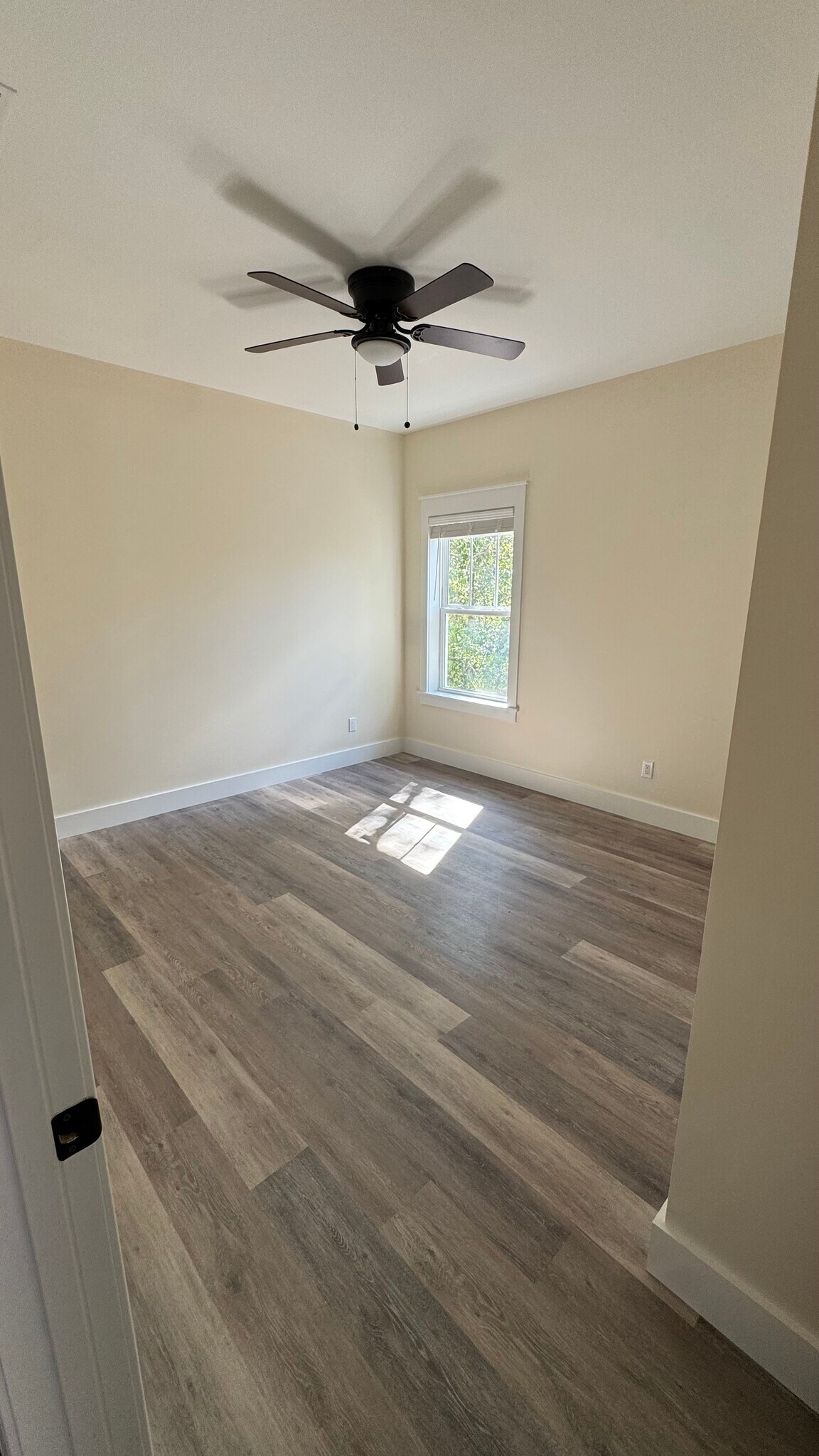 Building Photo - 1322 Fairland Ave