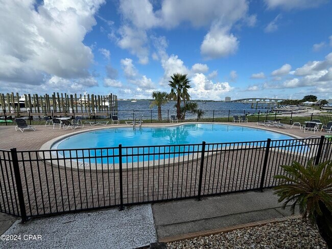 Building Photo - 5505 Sun Harbor Rd