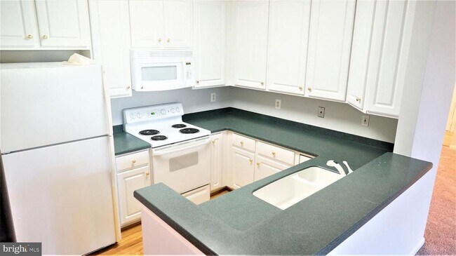 Building Photo - 12195 Abington Hall Pl