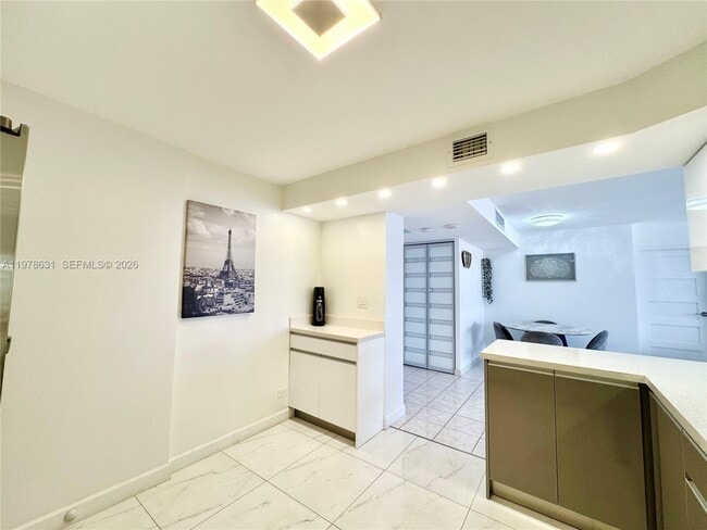 Building Photo - 250 174th St