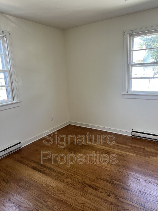 Building Photo - 109 N New Ave