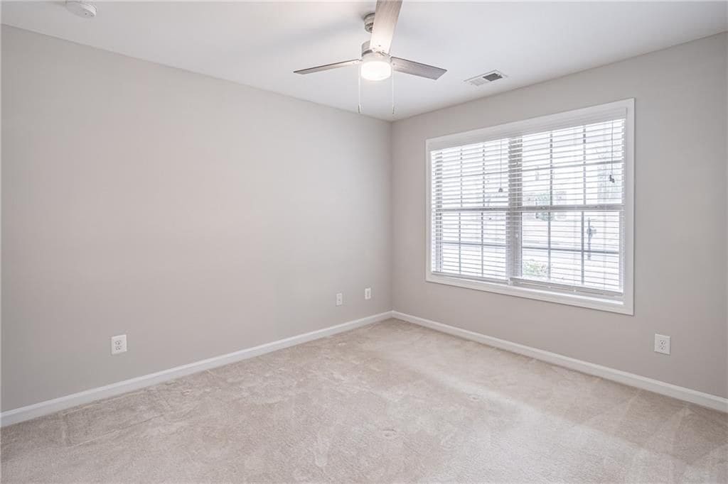 Building Photo - 5660 Crest Hill Dr NE