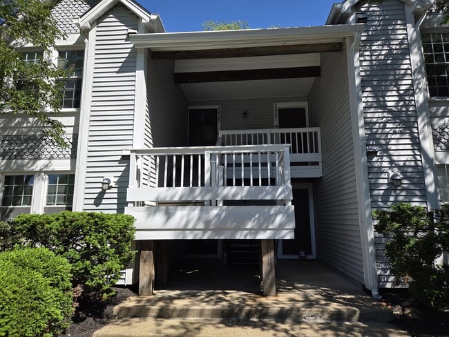 Building Photo - 3431 Lakeside View Dr