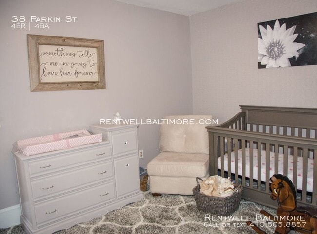 Building Photo - 38 Parkin St