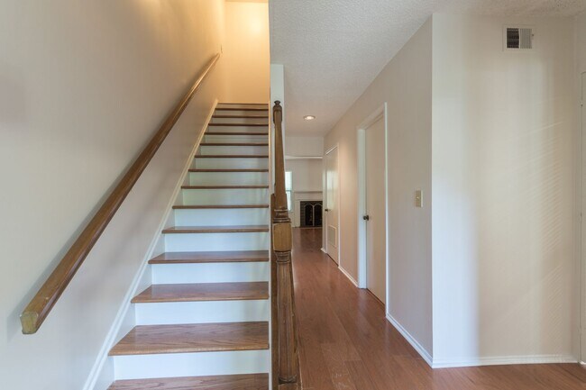 Building Photo - 2BR/2.5BA condo in Brandon Mill Farms in S...