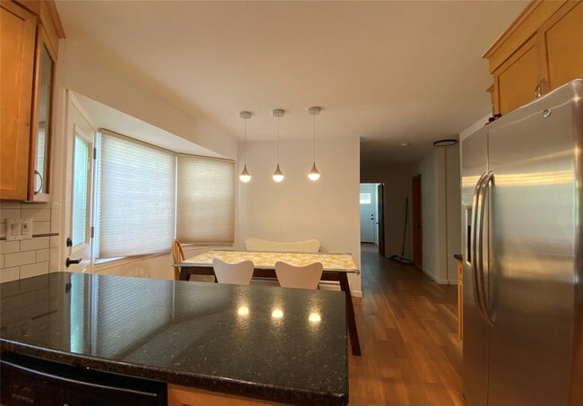 Building Photo - 213 Fort Lee Pl
