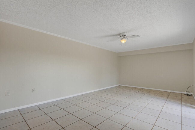 Building Photo - 3026 30th Ct