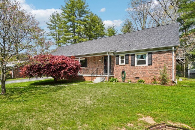 Building Photo - 710 Heatherwood Dr