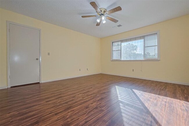 Building Photo - 5127 Smokey River Dr