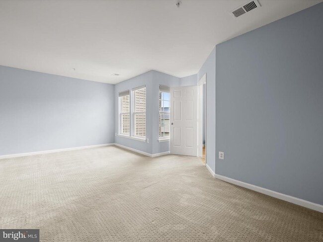 Building Photo - 4243 Begonia Dr