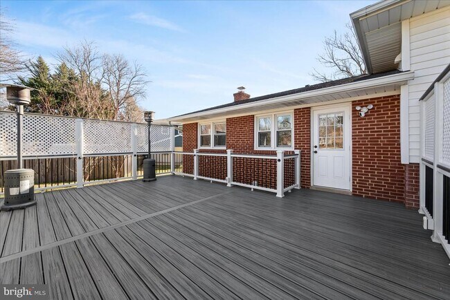 Building Photo - 7114 Xavier Ct