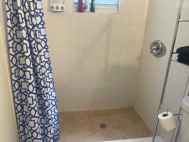 Building Photo - 18 NW 45th St