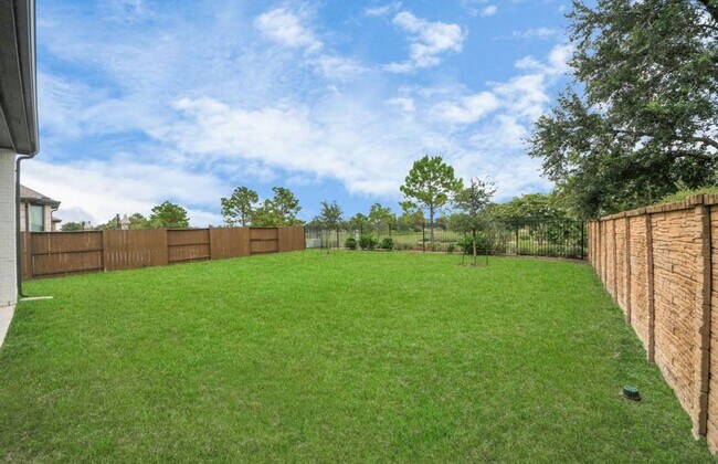 Building Photo - 3927 Shackleton Ct