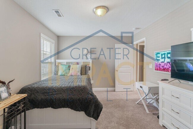 Building Photo - 129 Hackberry St