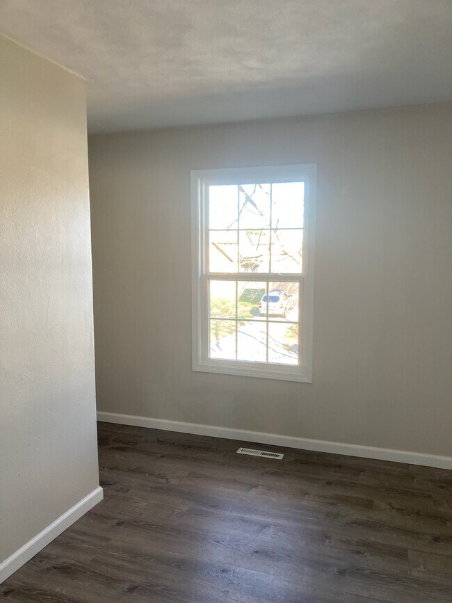 Building Photo - 707 Plankway Dr