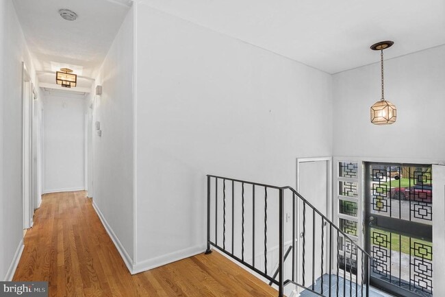 Building Photo - 6311 Barrs Ln
