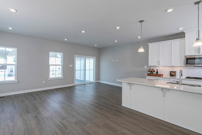 Building Photo - 2410 Lenox Dr