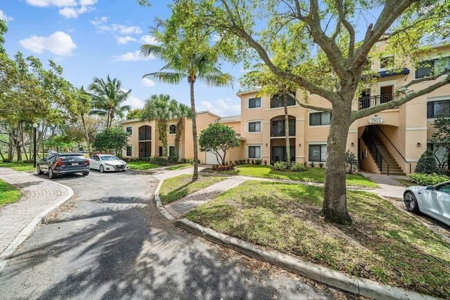 Building Photo - 2811 Grande Pkwy